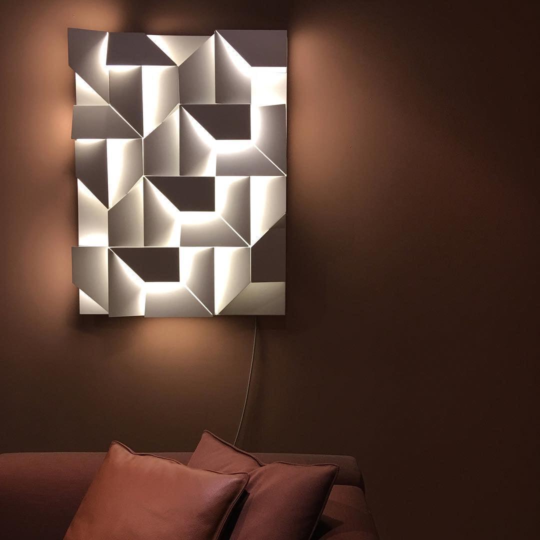 Wynor Shadows Grand Sconce Wall Lamp