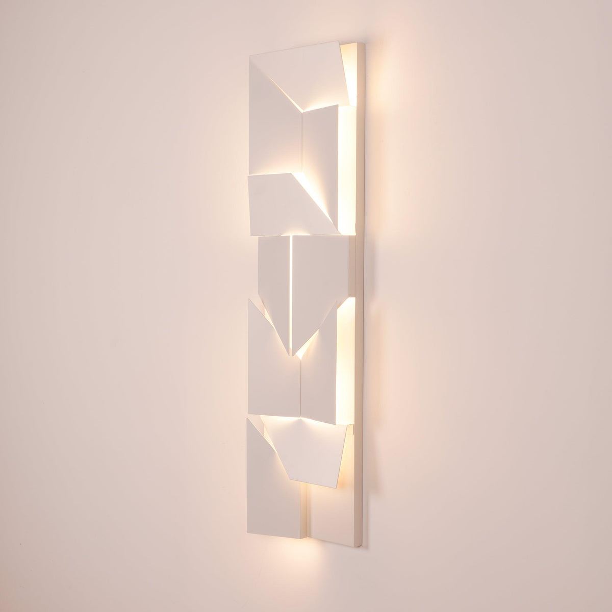 Deloza Shadows Rechargeable Grand Sconce Wall lamp
