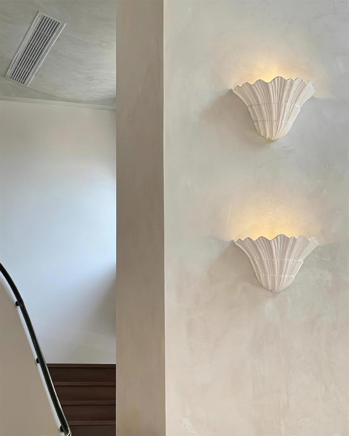 Veloraine Wall Lamp