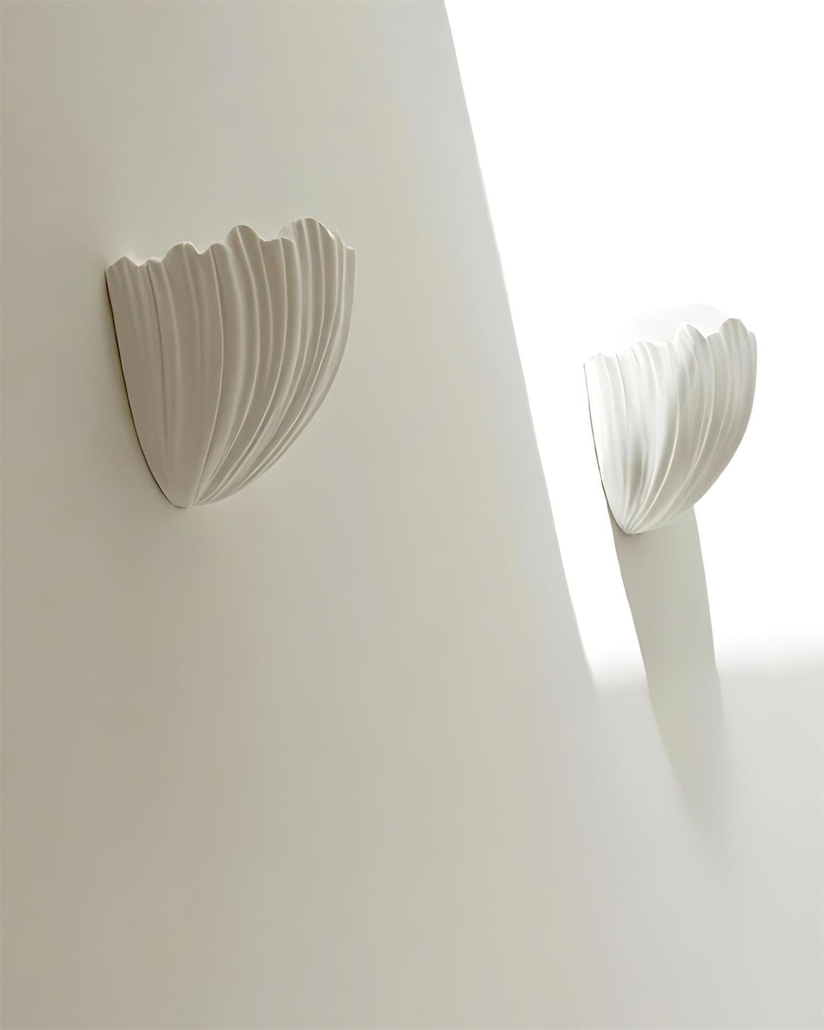 Veloraine Wall Lamp