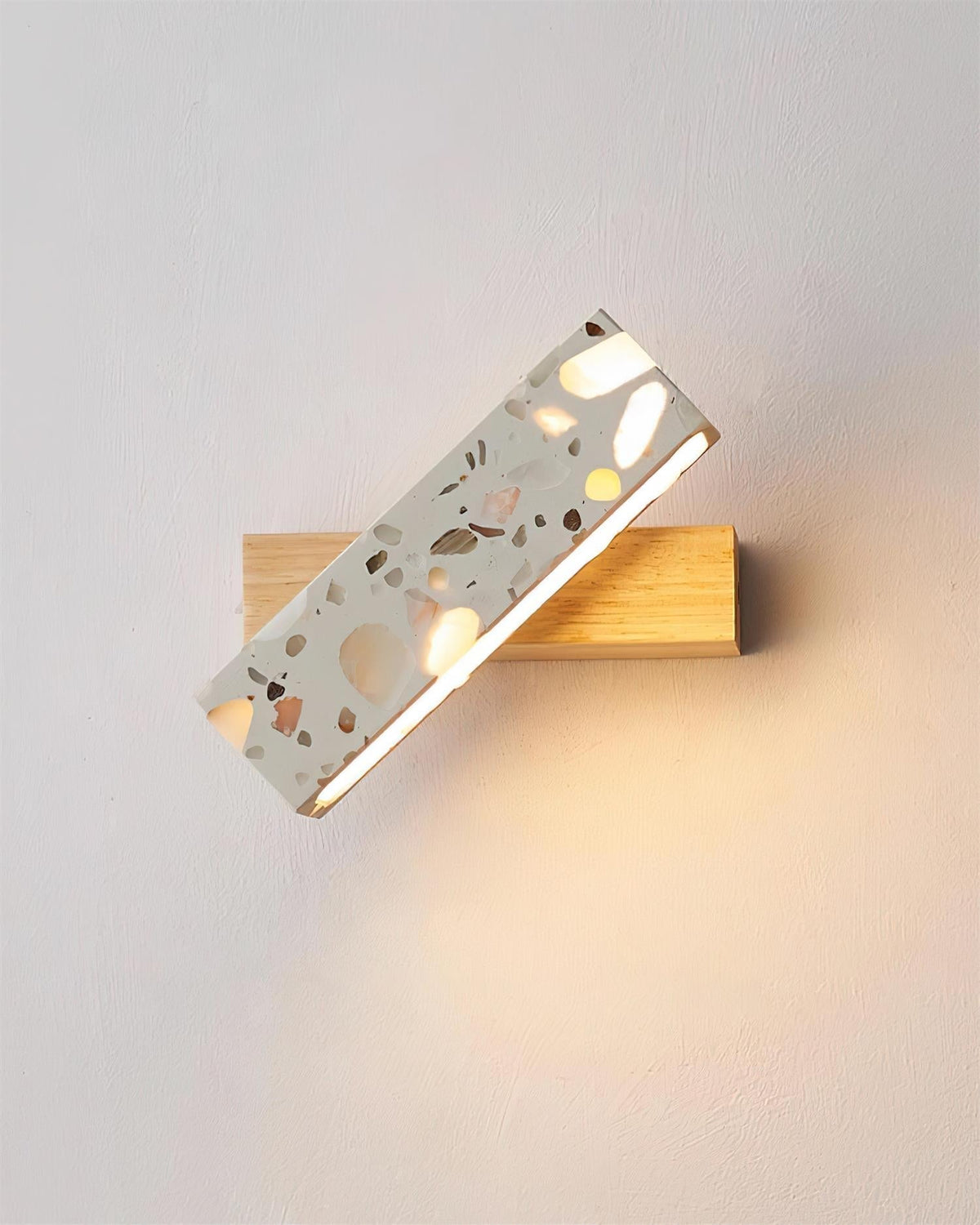 Terienaria Wall Lamp