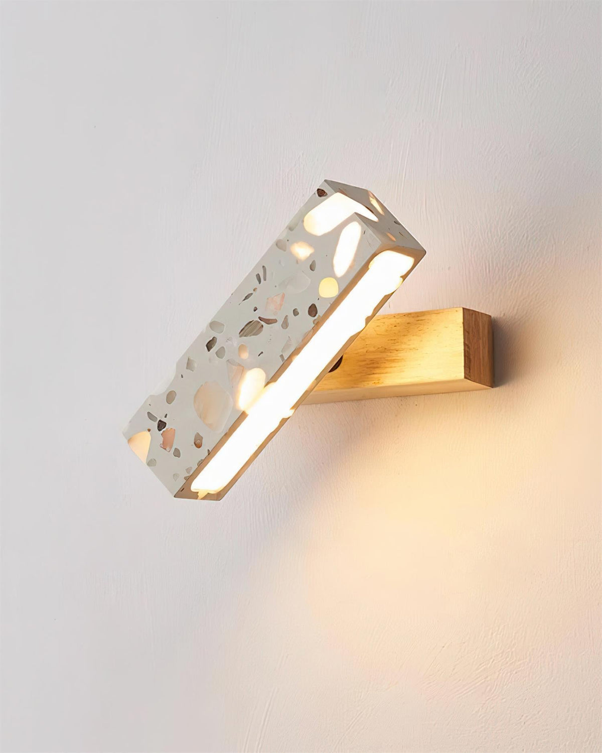 Terienaria Wall Lamp
