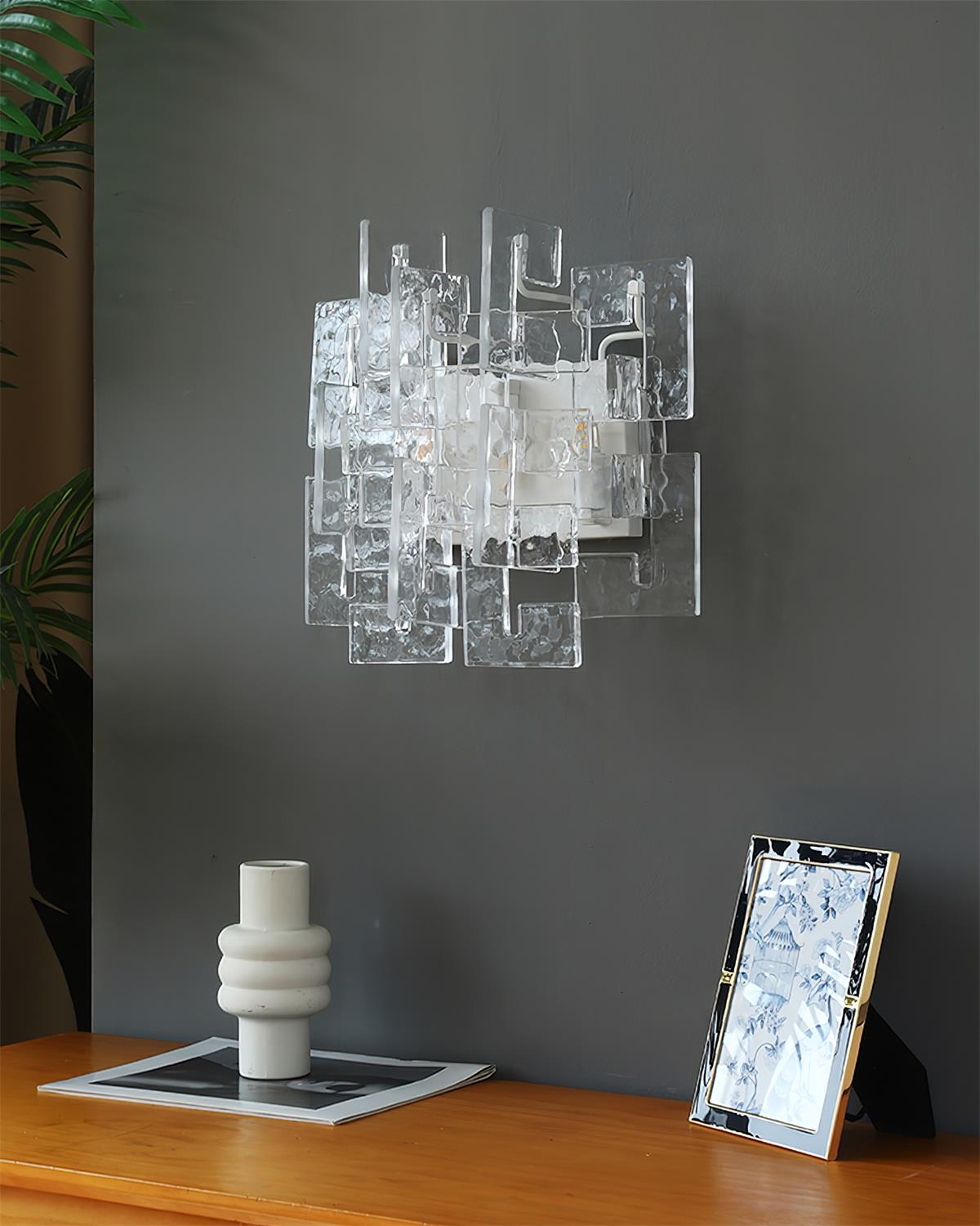 Elaaelia Wall Lamp