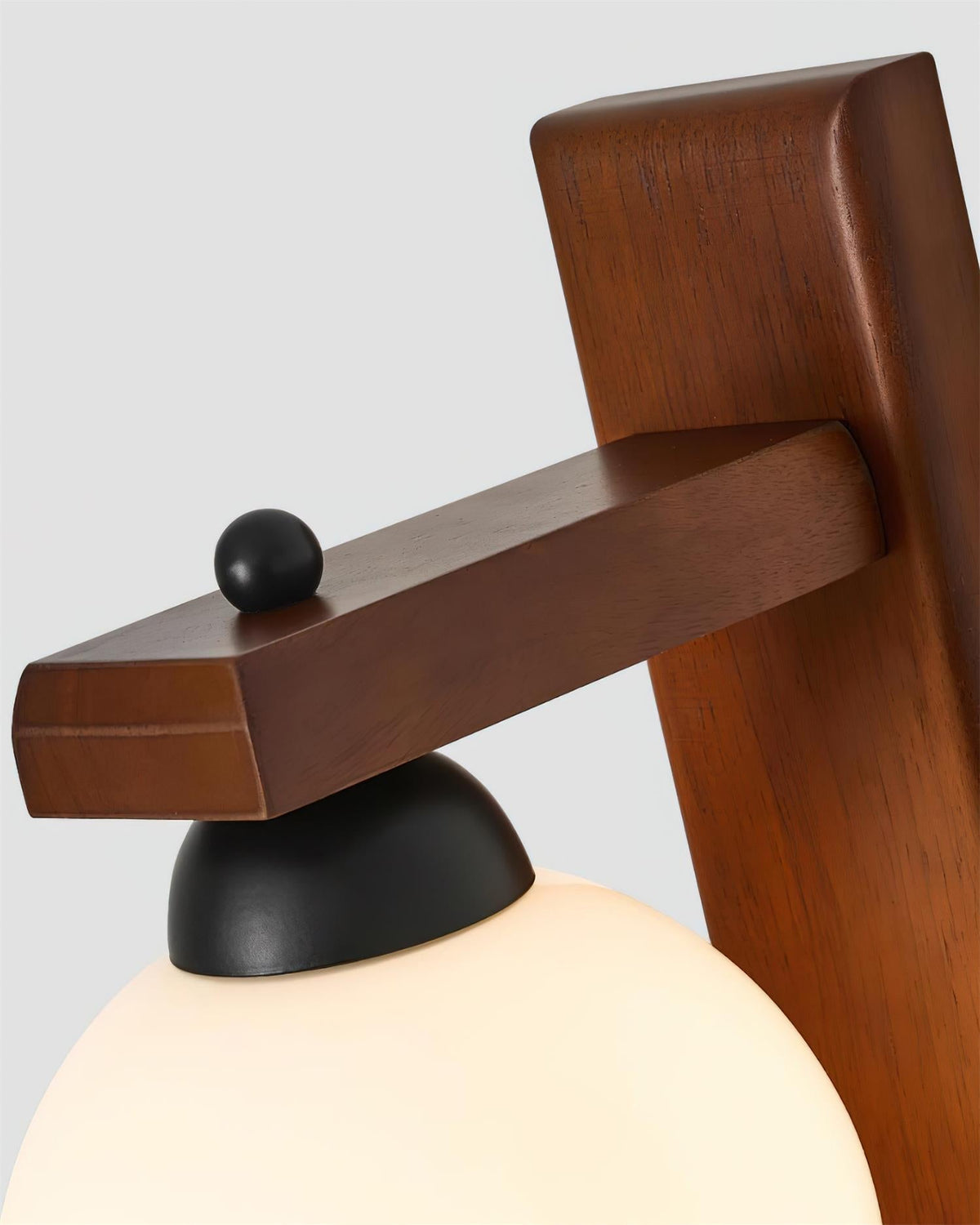 Aveninelia Wall Lamp