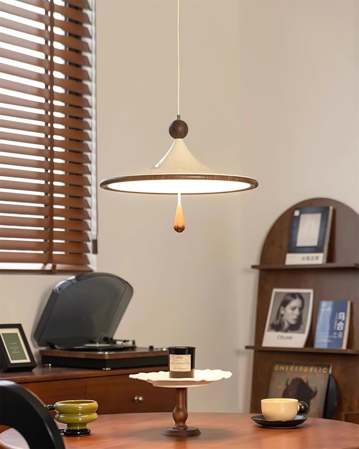 Avenenise Pendant Light