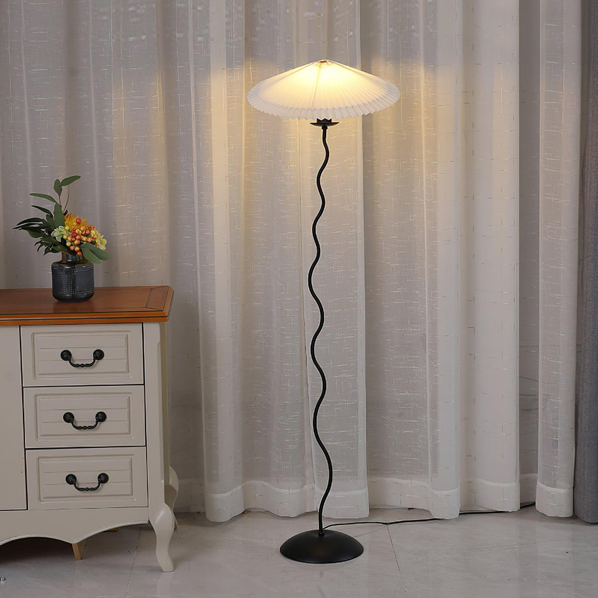Avenaelia Floor Lamp