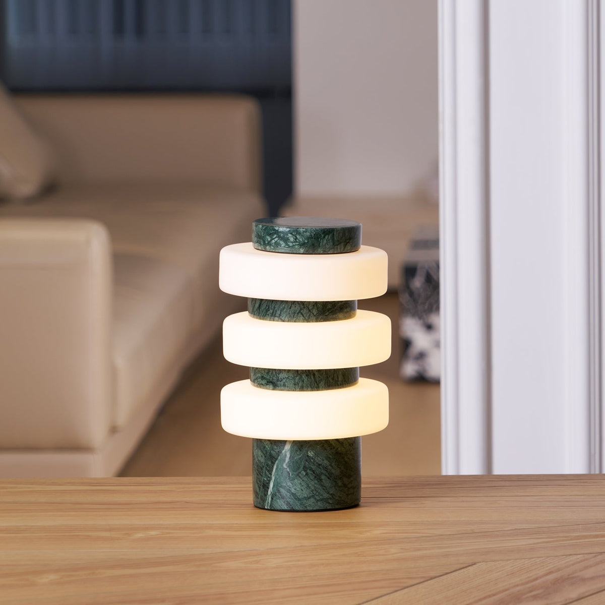 Teriiriella Table Lamp