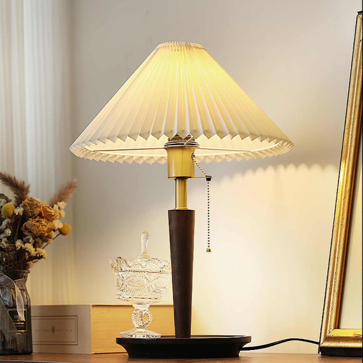 Seliriella Table Lamp