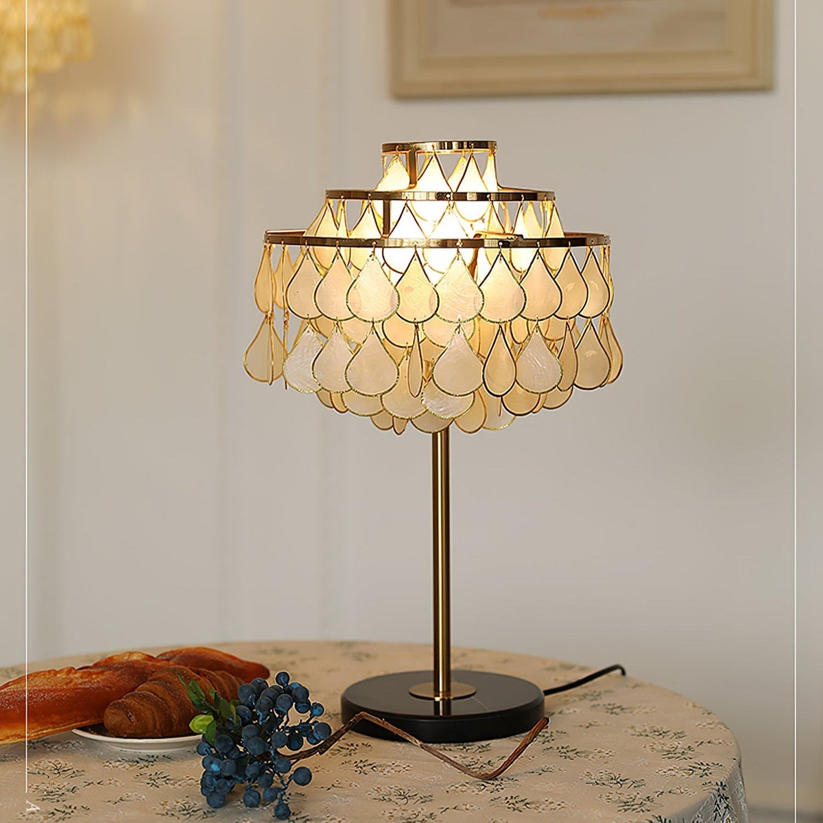 Jacob Luxury Teardrops Shell Table Lamp
