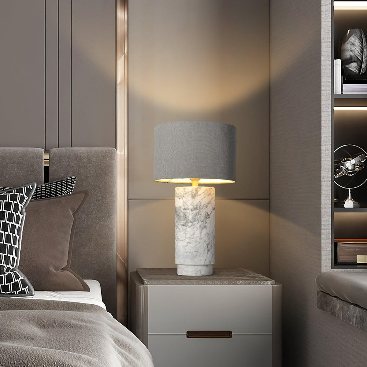 Viraivette Table Lamp