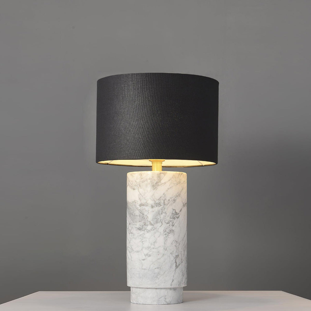 Viraivette Table Lamp