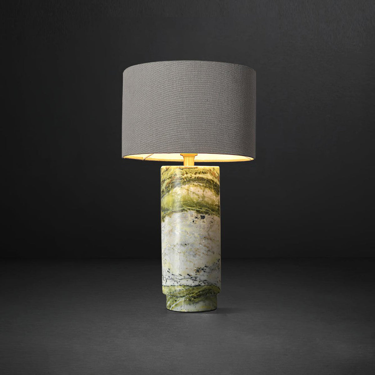 Viraivette Table Lamp