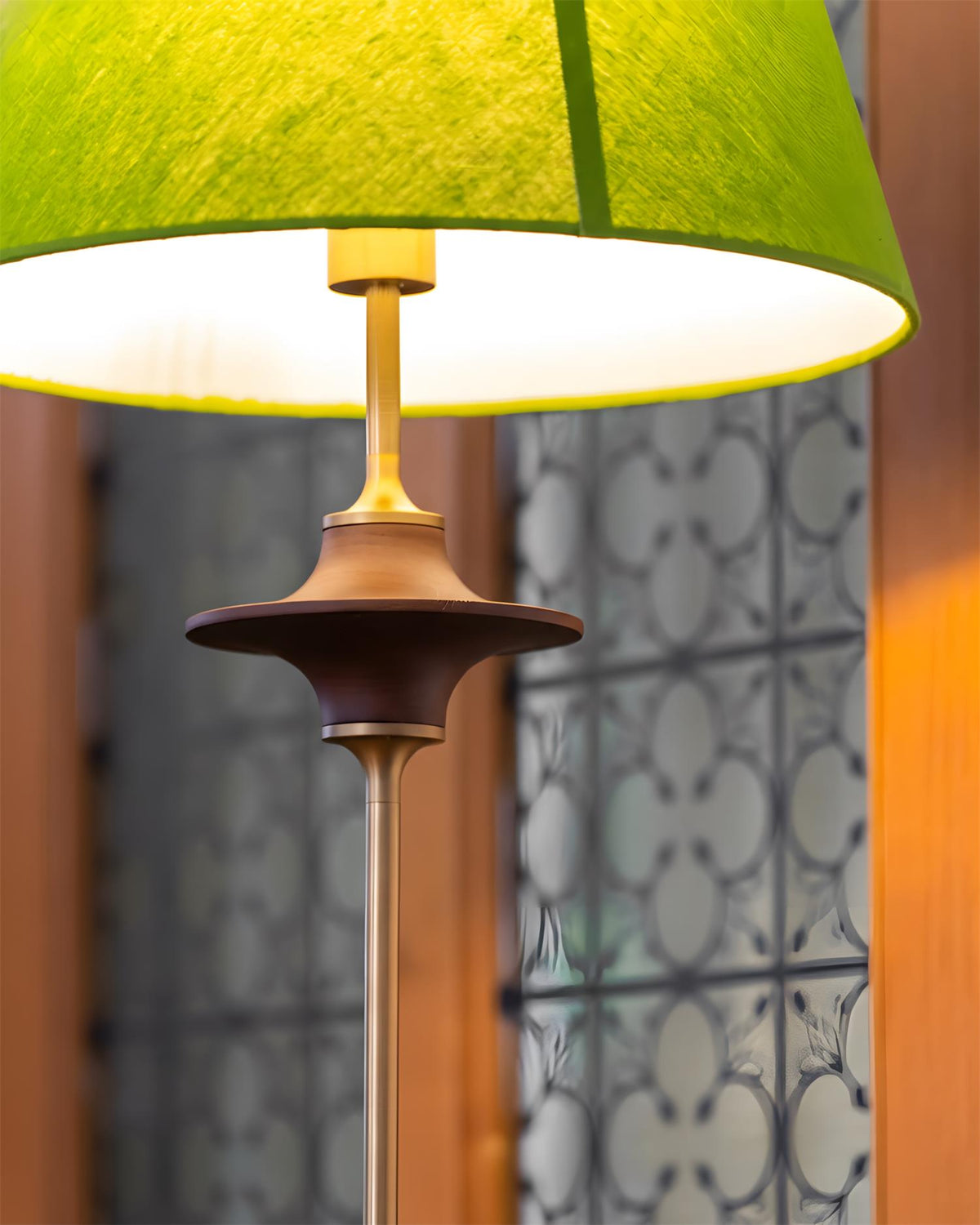 Aveniniella Floor Lamp