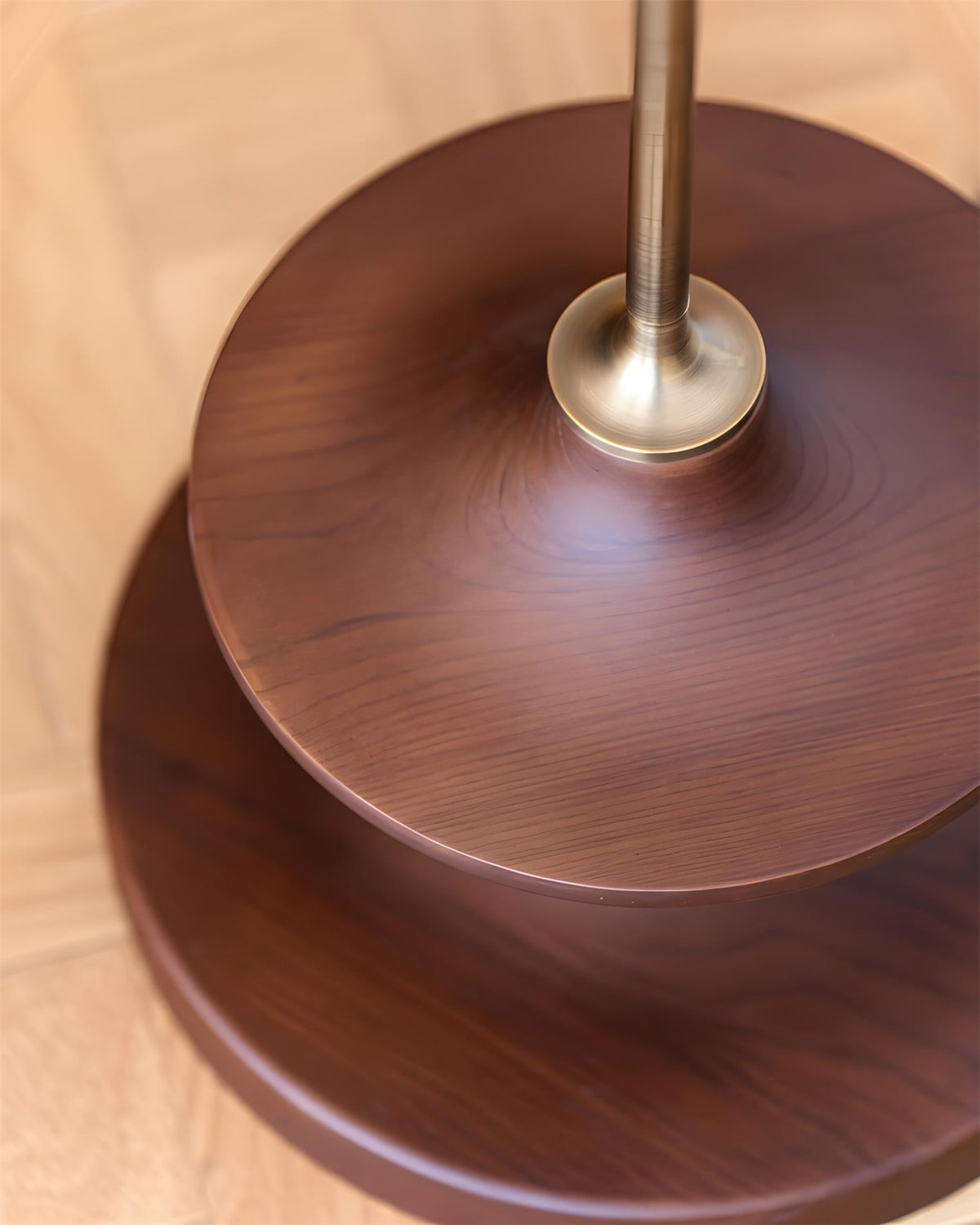 Aveniniella Floor Lamp
