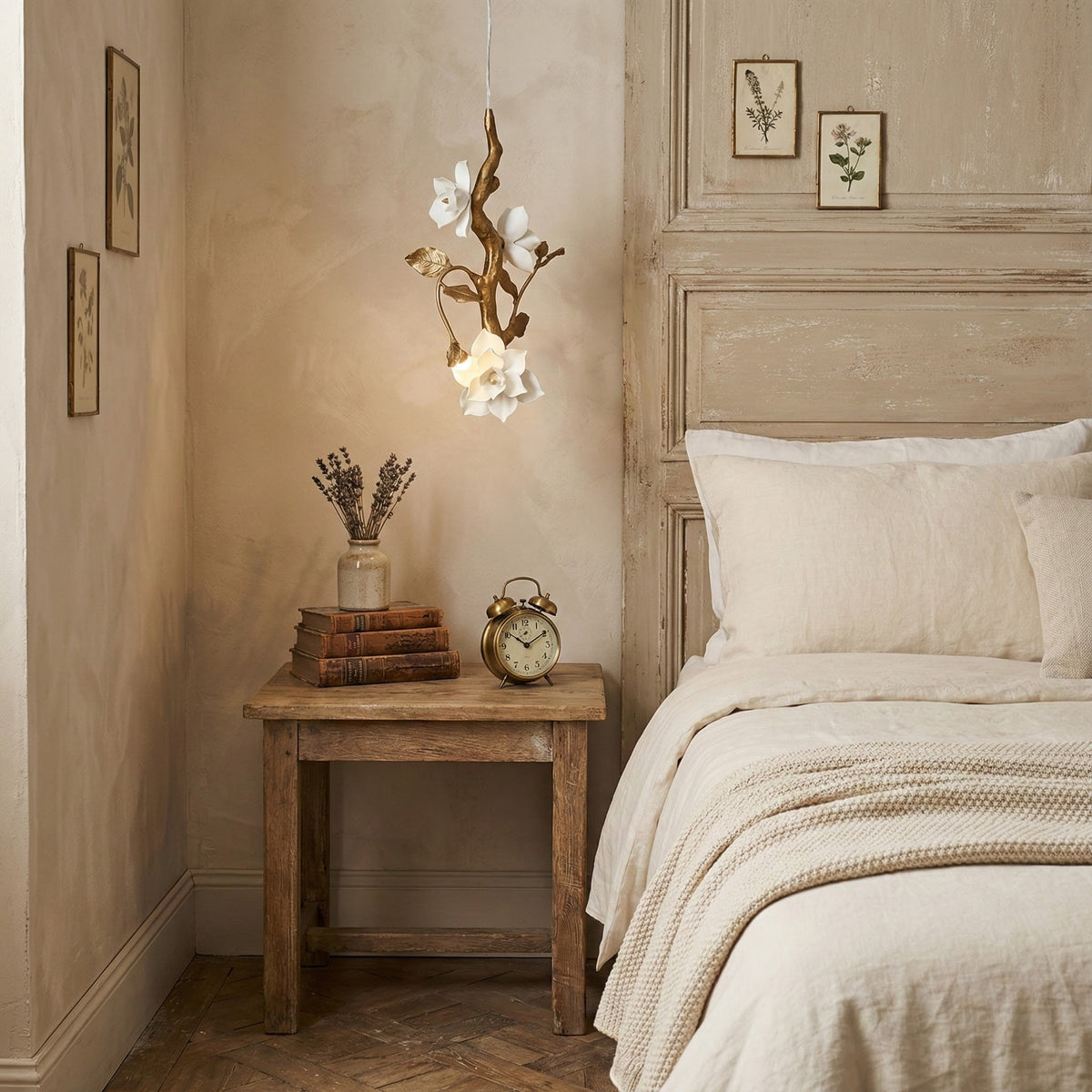 Magnolienne Pendant Light
