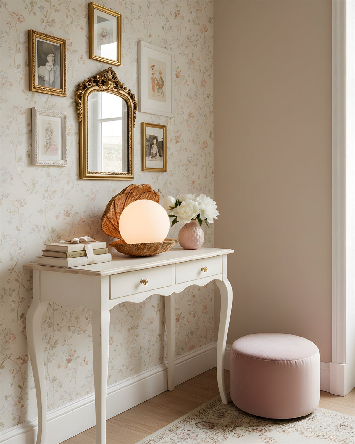 Rivuella Seashell Table Lamp
