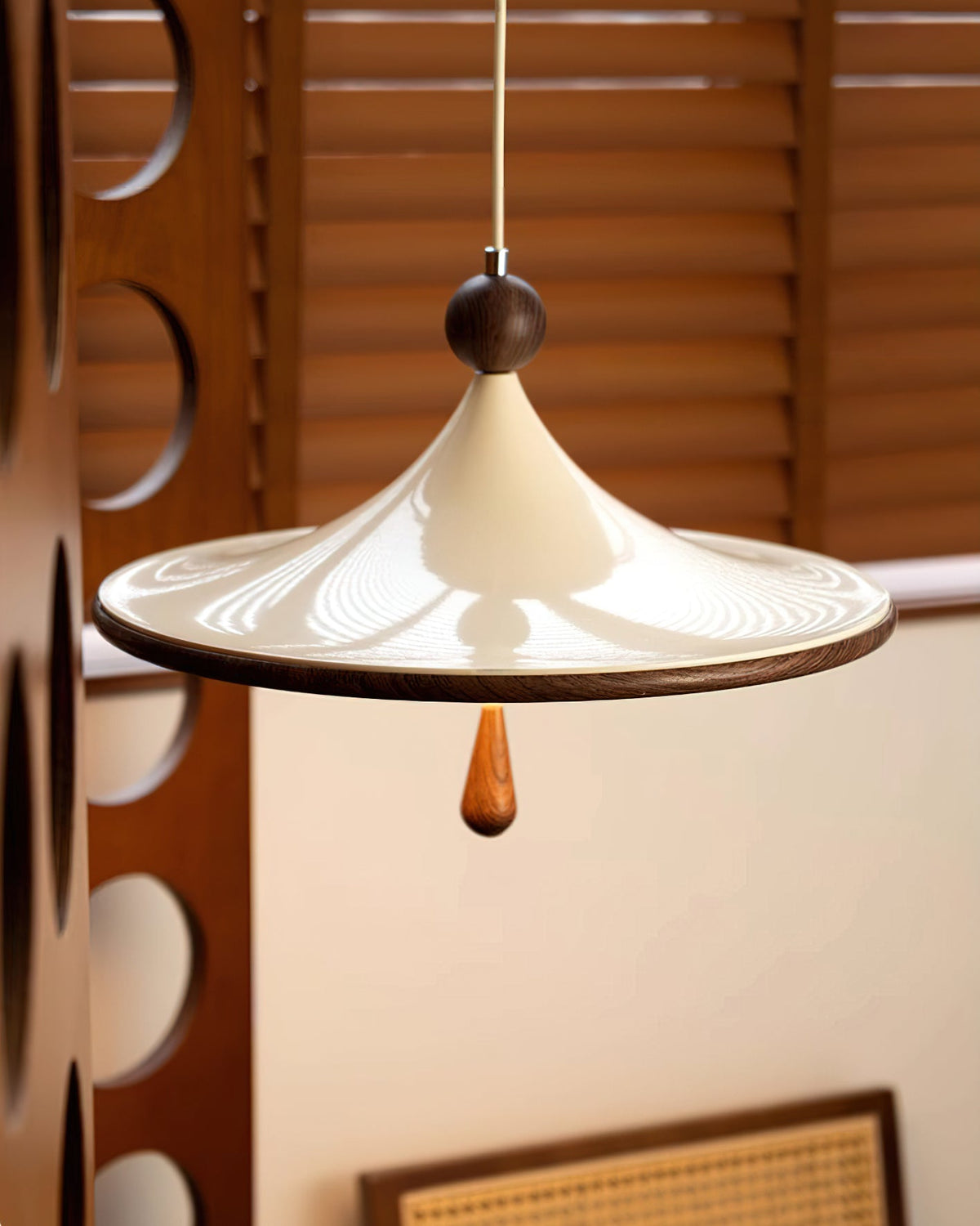 Elaisiella Pendant Light