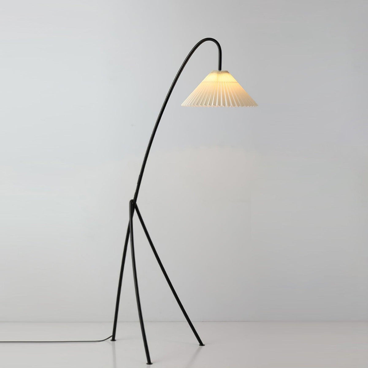 Norarette Floor Lamp