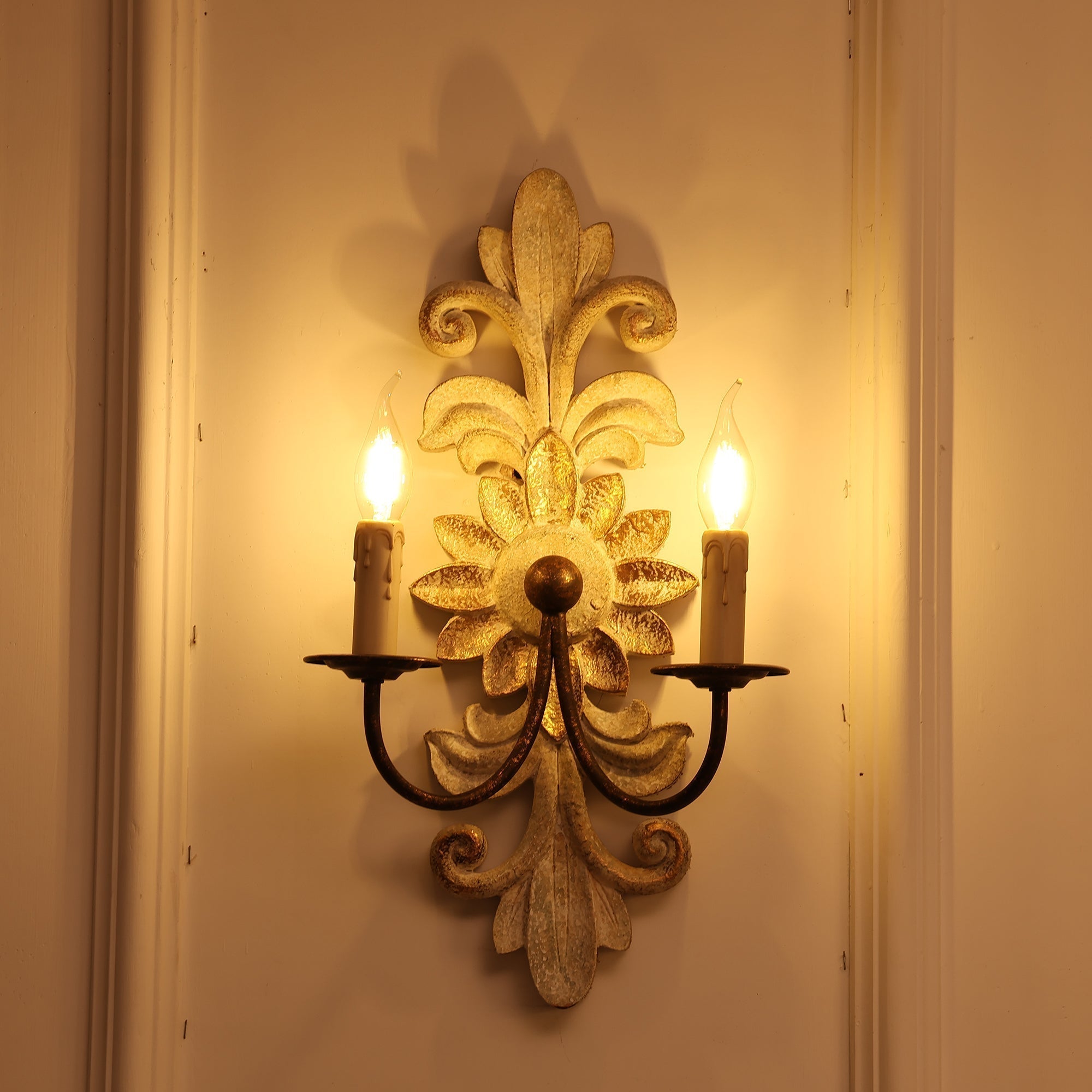 Vadora Postmodern Luxury Sconce Wall Lamp