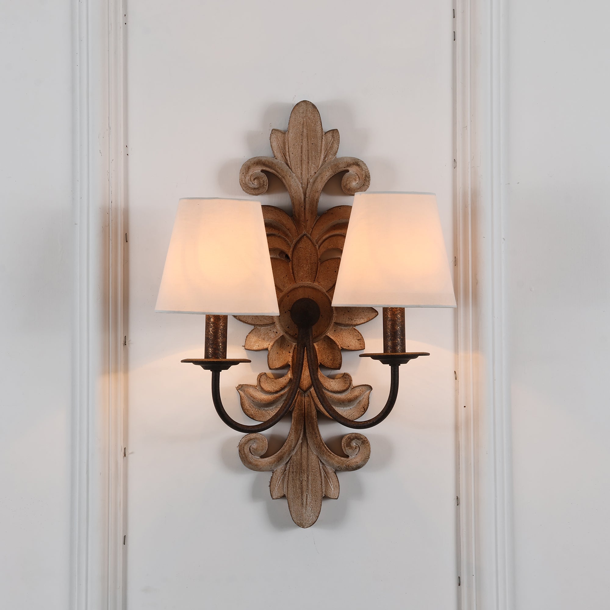 Vadora Postmodern Luxury Sconce Wall Lamp