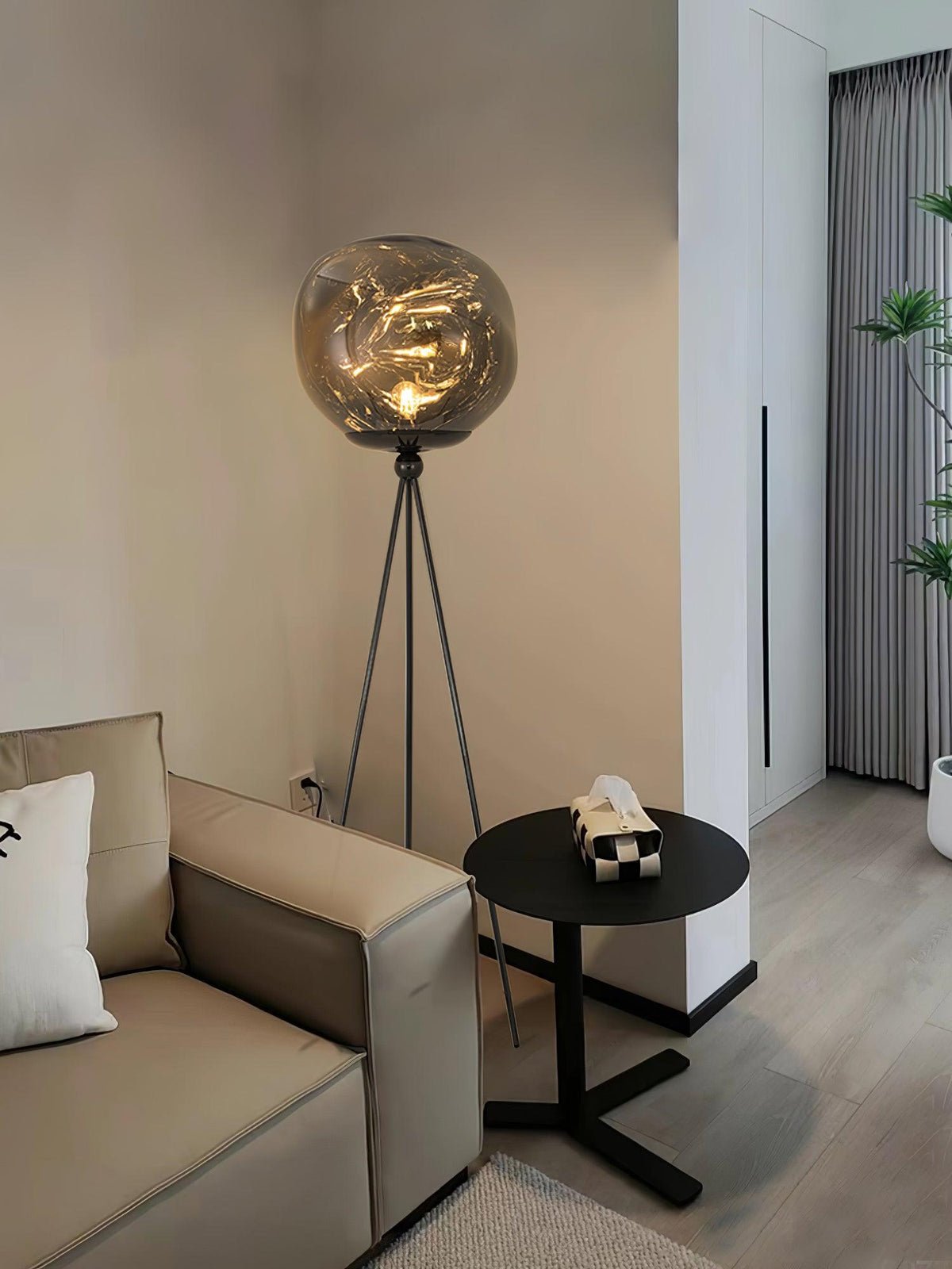 Renanira Floor Lamp