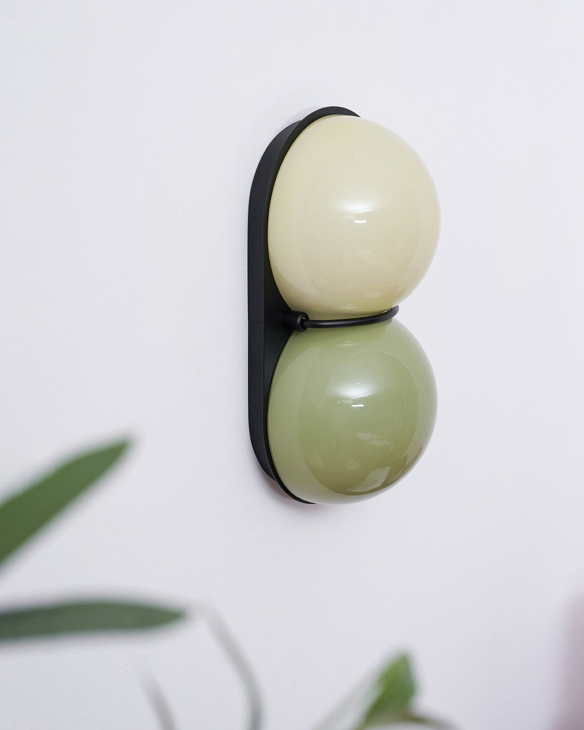 Veloira Wall Lamp