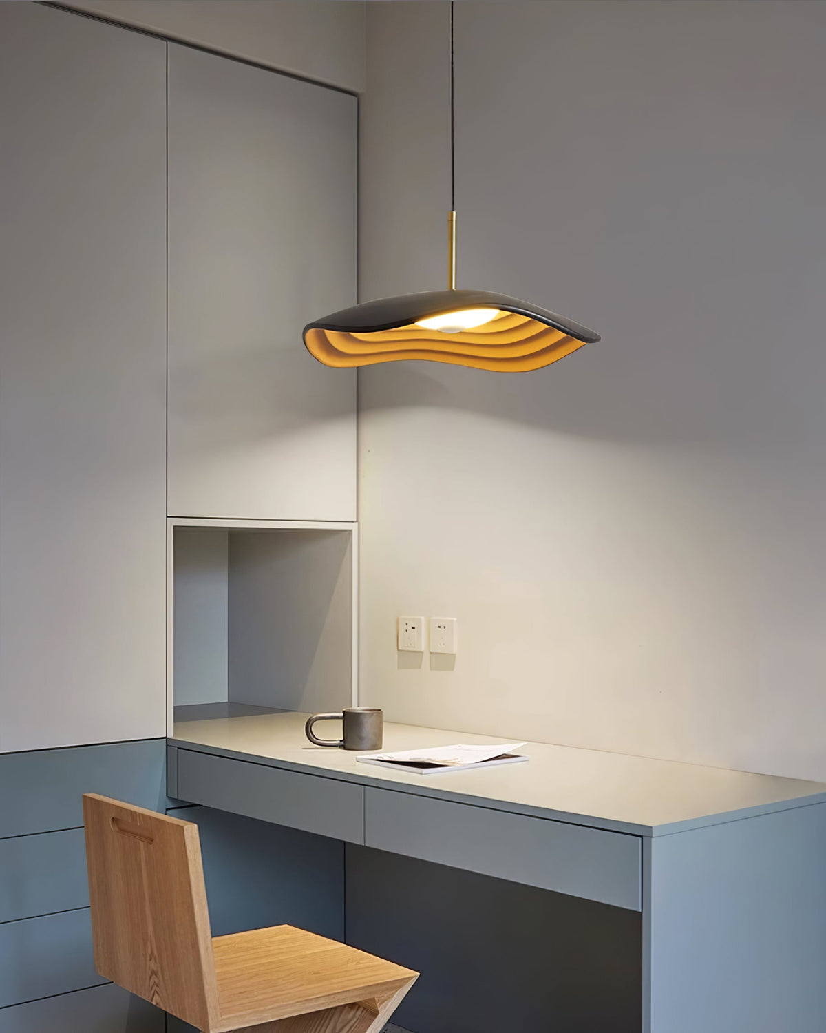 Mariva Pendant Lamp Wave Shape Gold Accent