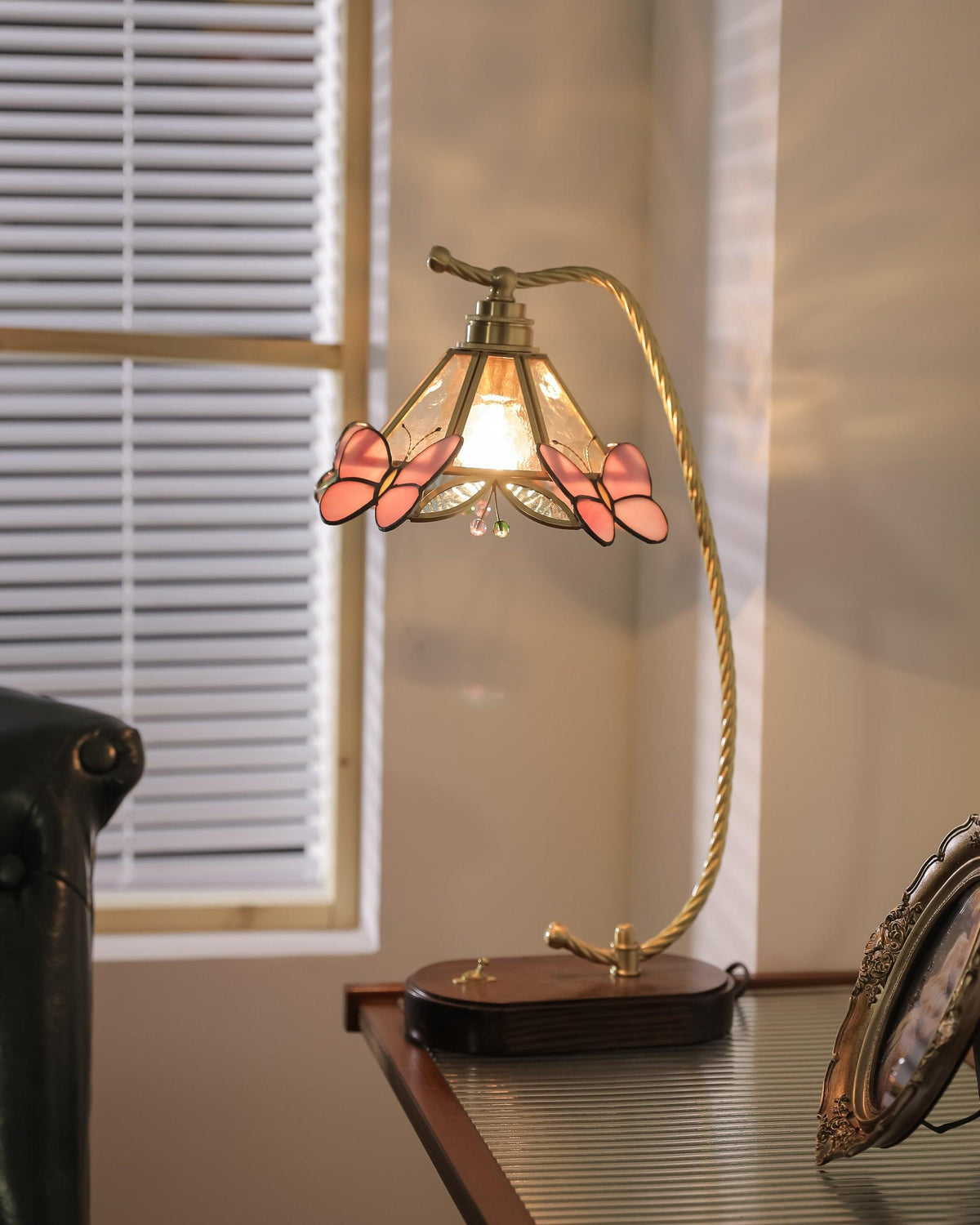 Elaaiella Butterfly Table Lamp