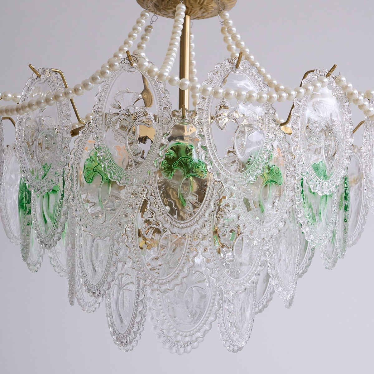 Vamader Chandelier Lustrous pearls