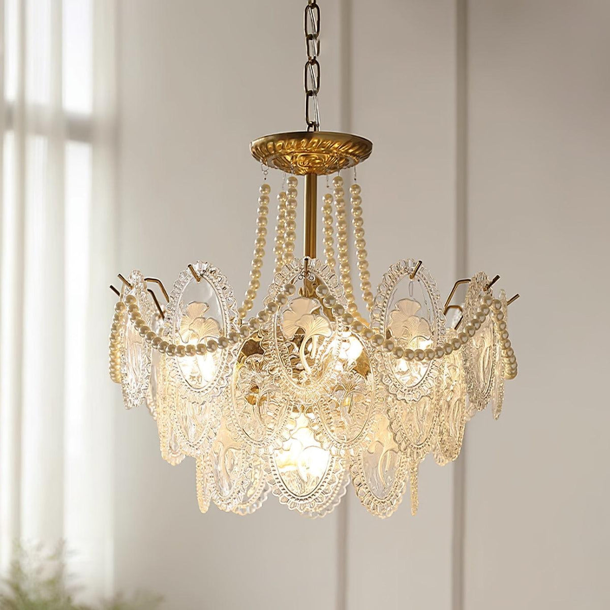 Vamader Chandelier Lustrous pearls