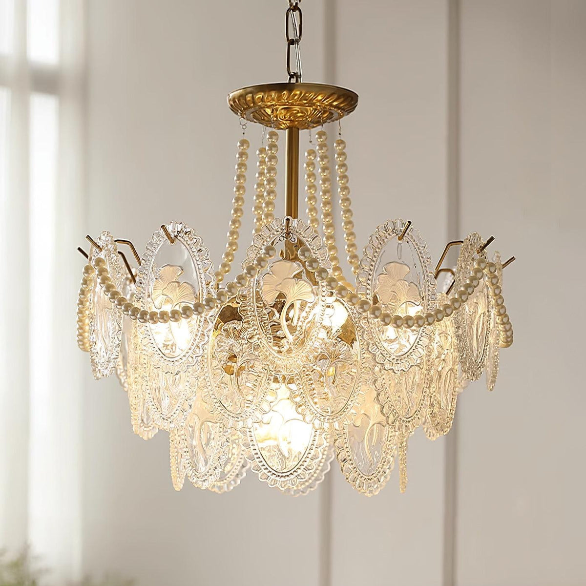 Vamader Chandelier Lustrous pearls