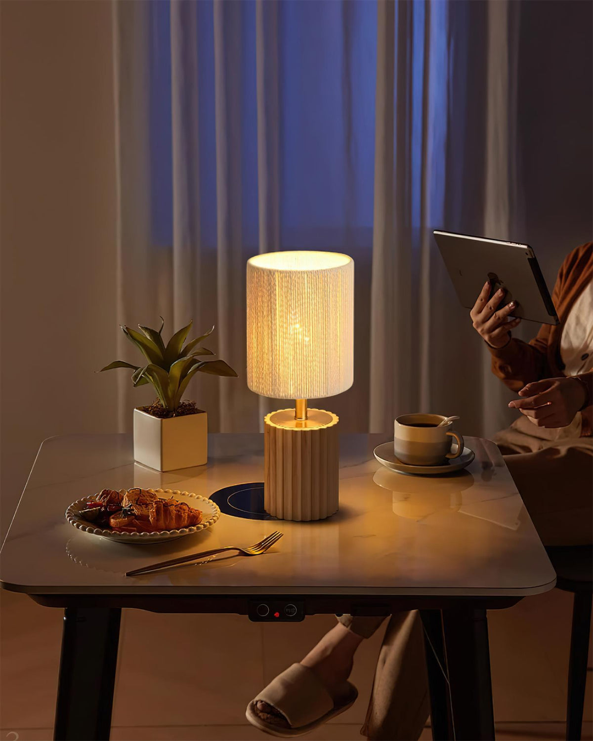Sorirelle Table Lamp