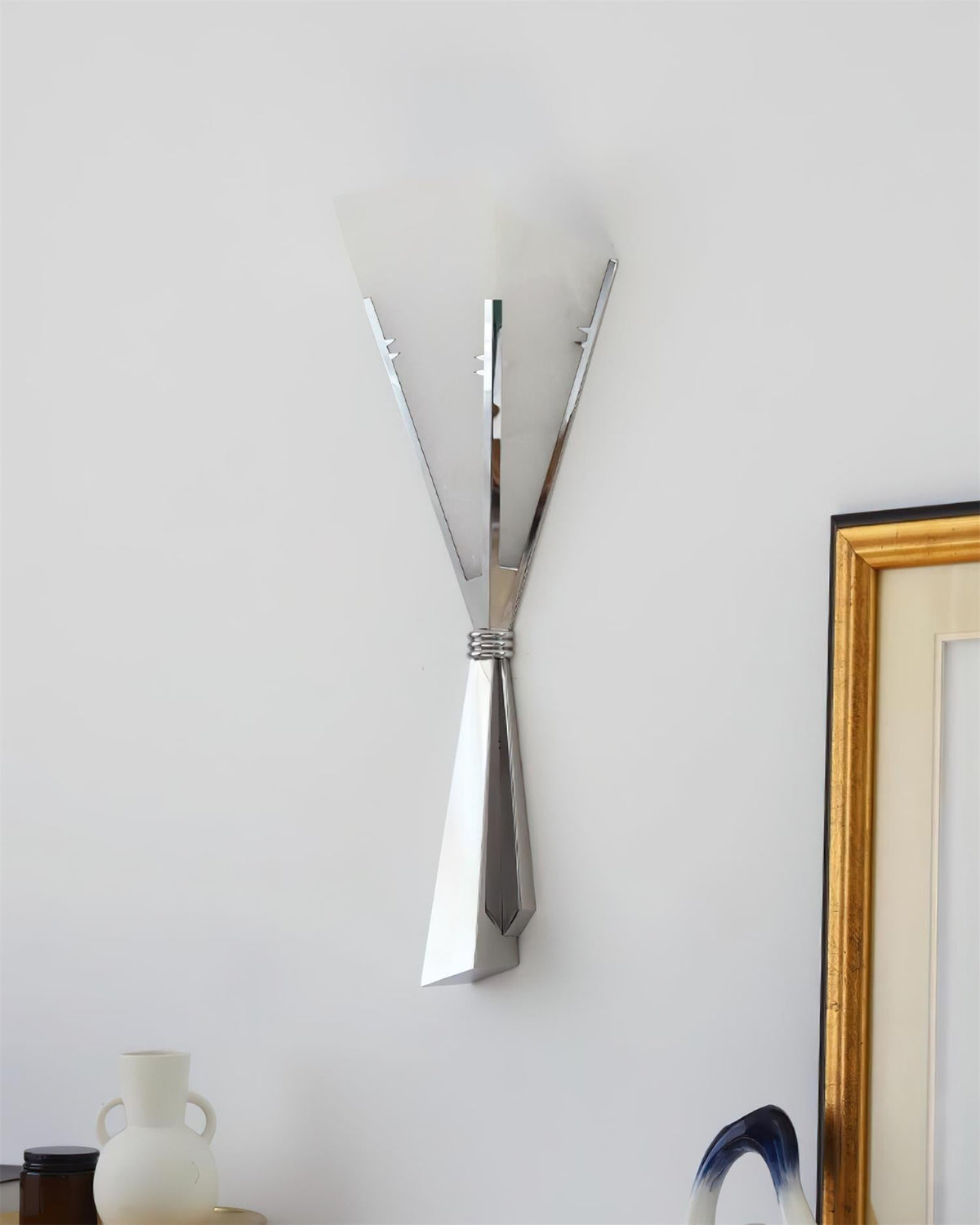 Viraivelia Wall Lamp