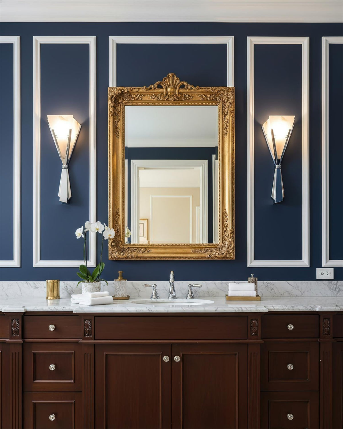 Viraivelia Wall Lamp