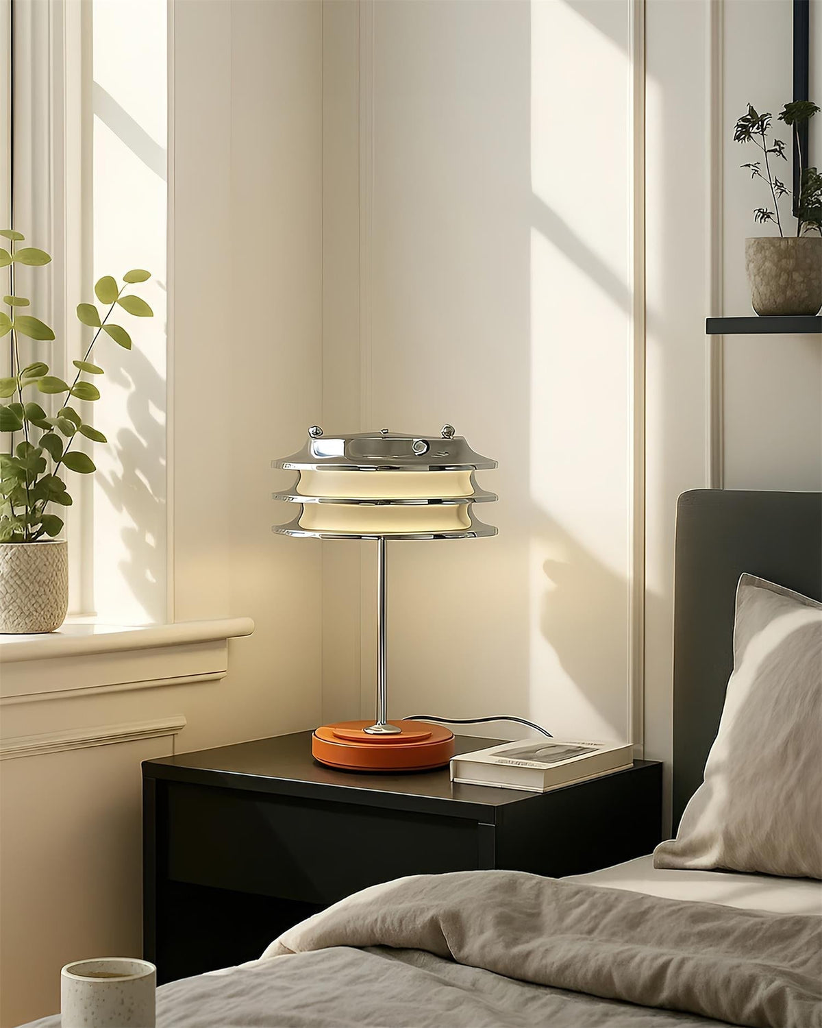Veliaya Table Lamp
