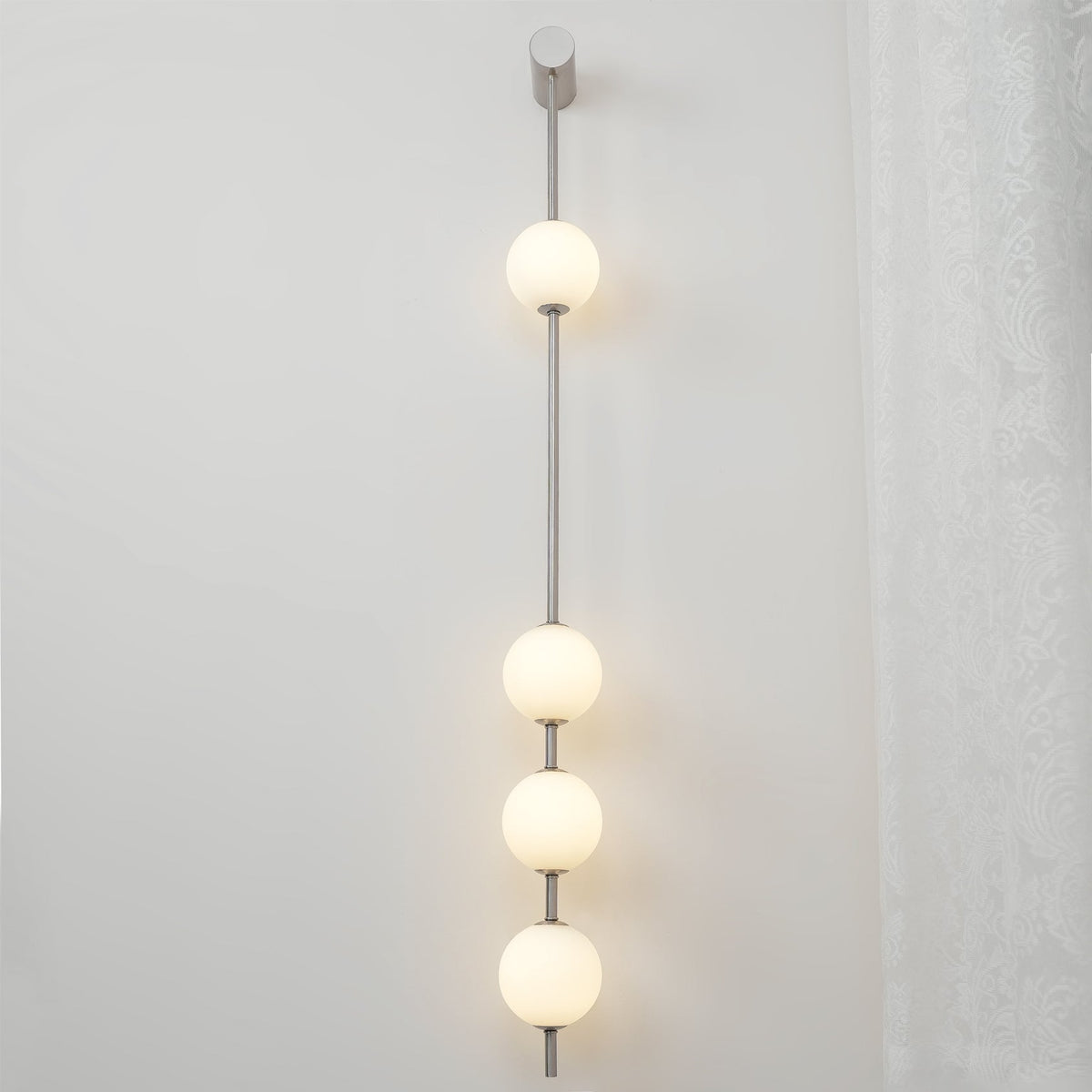 Bugogek Vertical Balls Wall Lamp