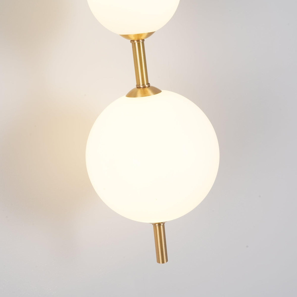 Renidol Vertical Globe Wall Lamp