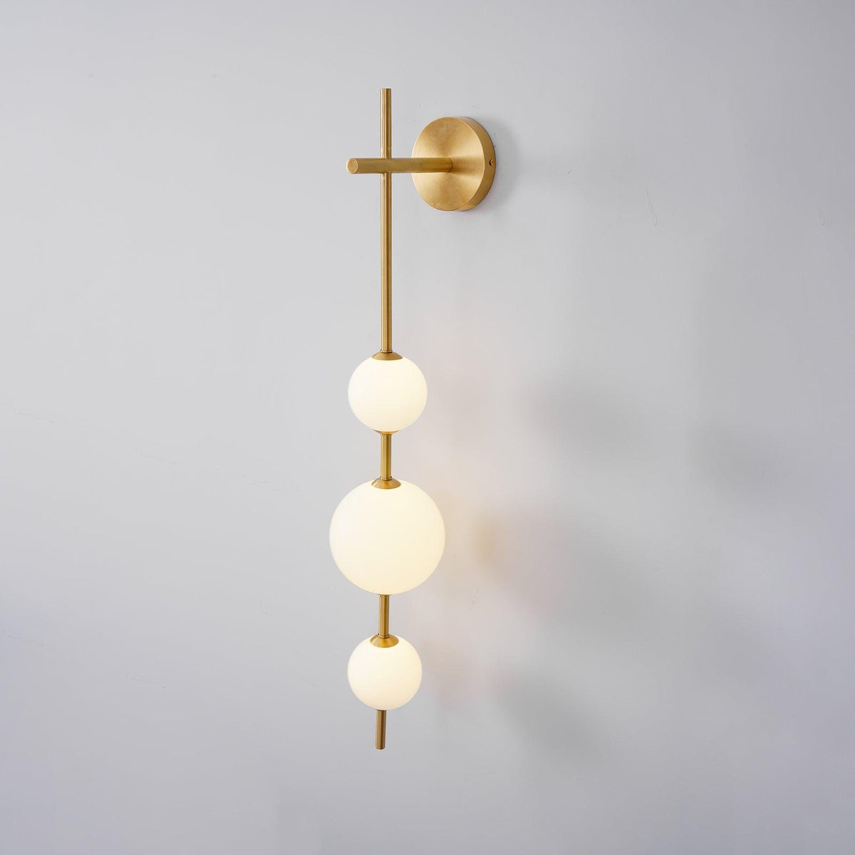 Renidol Vertical Globe Wall Lamp
