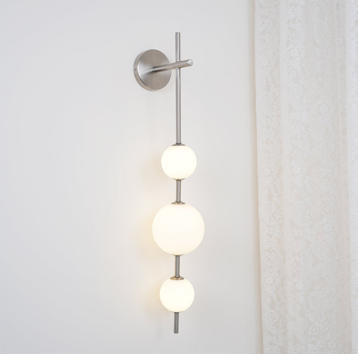 Renidol Vertical Globe Wall Lamp