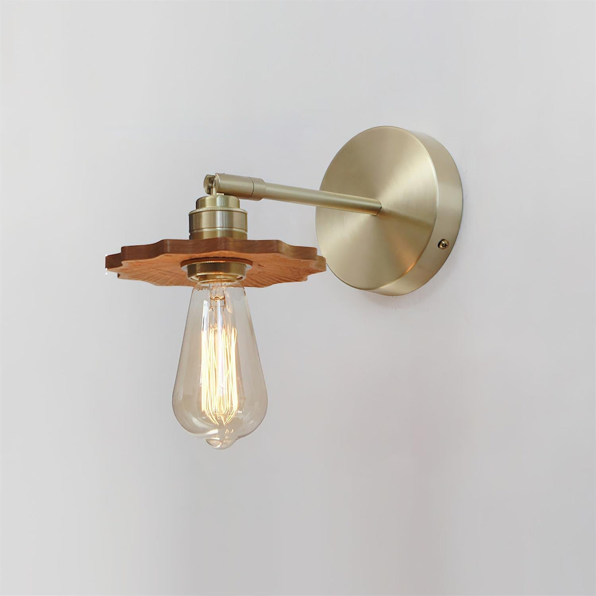 Elaoraya Wall Lamp