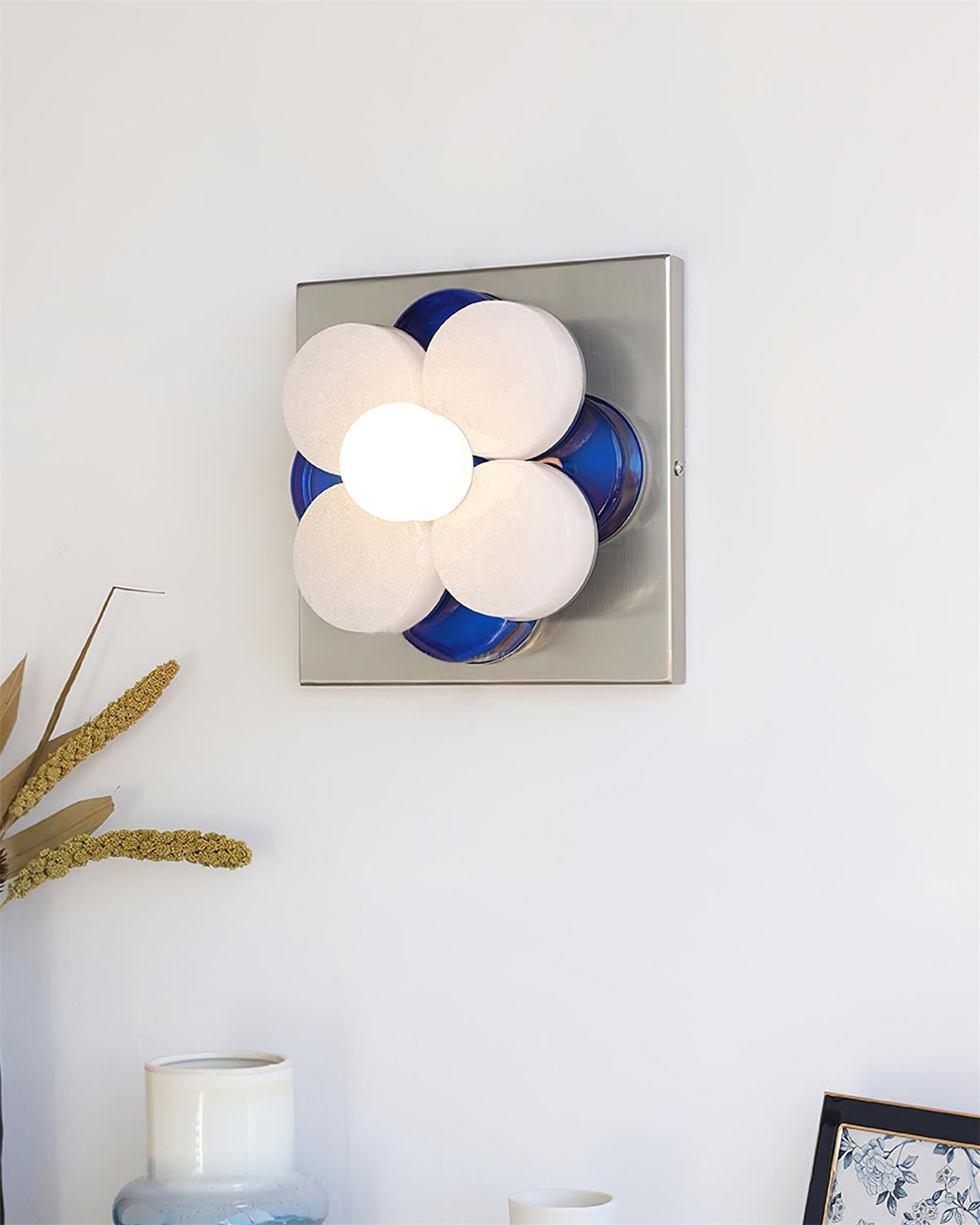 Velenaya Wall Lamp