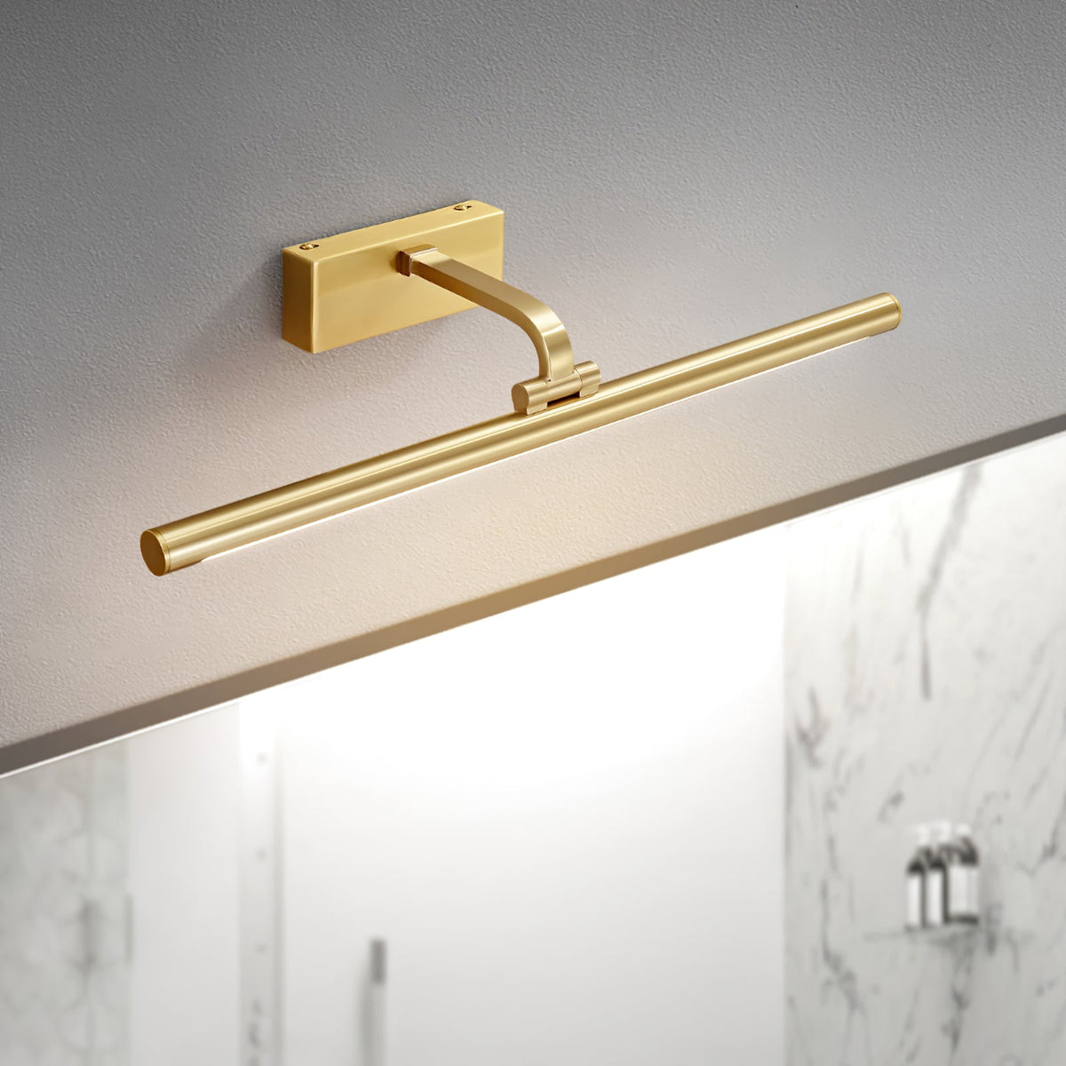 Tevelo Brass Minimalist Wall Lamp