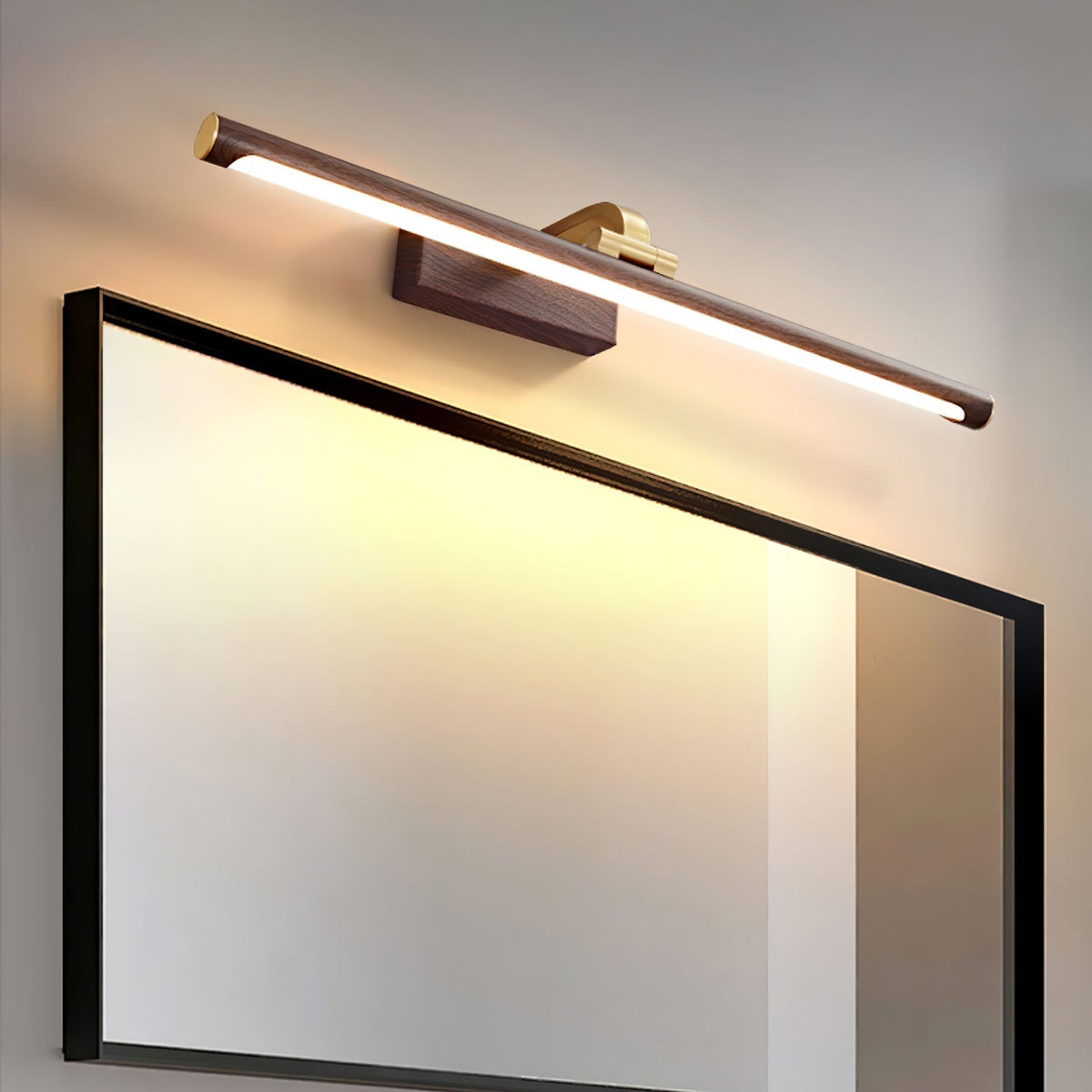 Tevelo Brass Minimalist Wall Lamp
