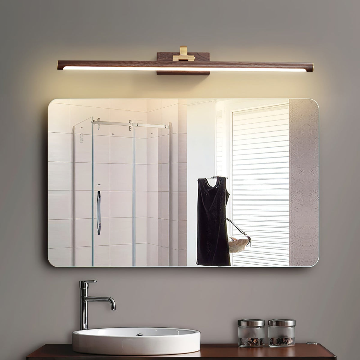 Tevelo Brass Minimalist Wall Lamp