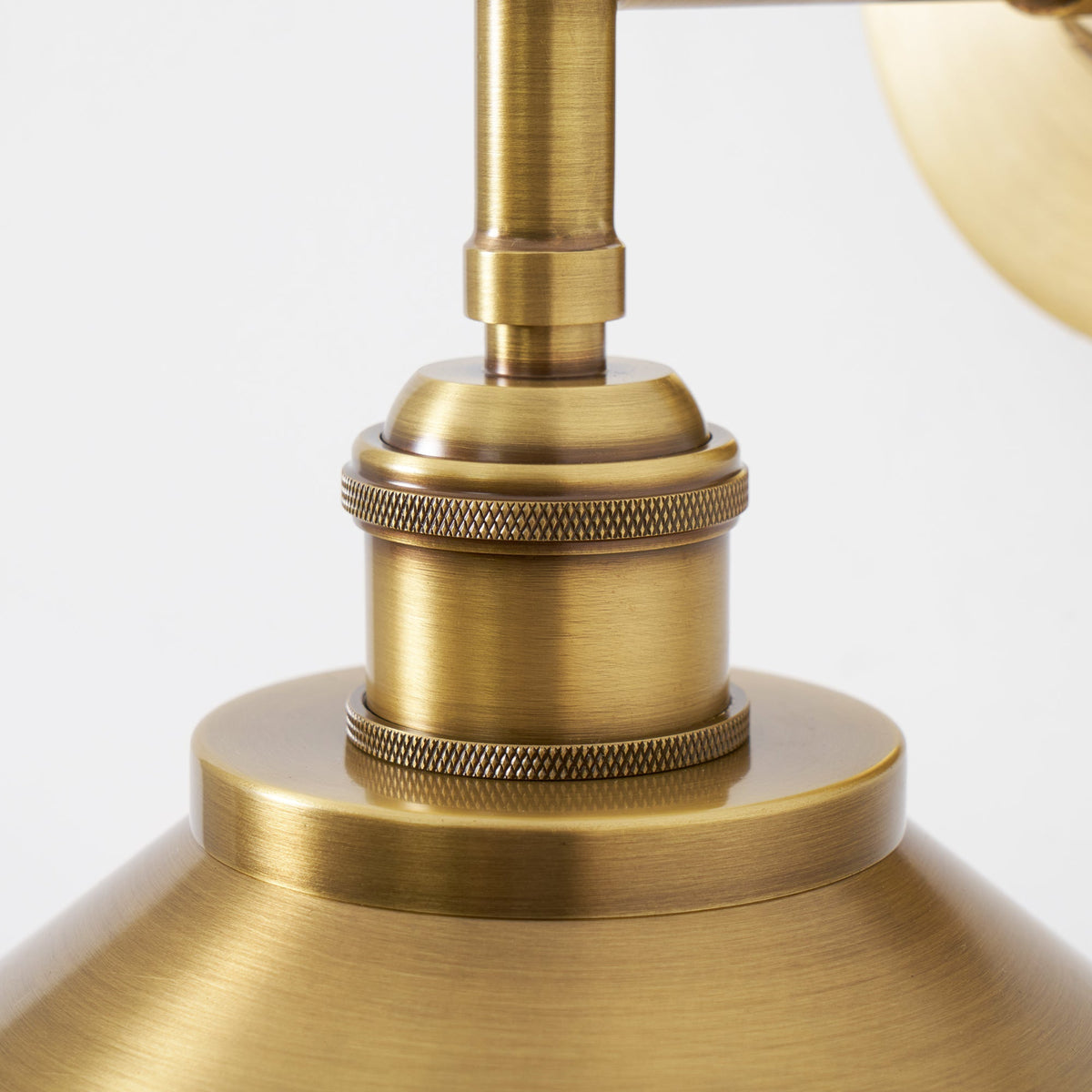 Osile Brass Wall Lamp