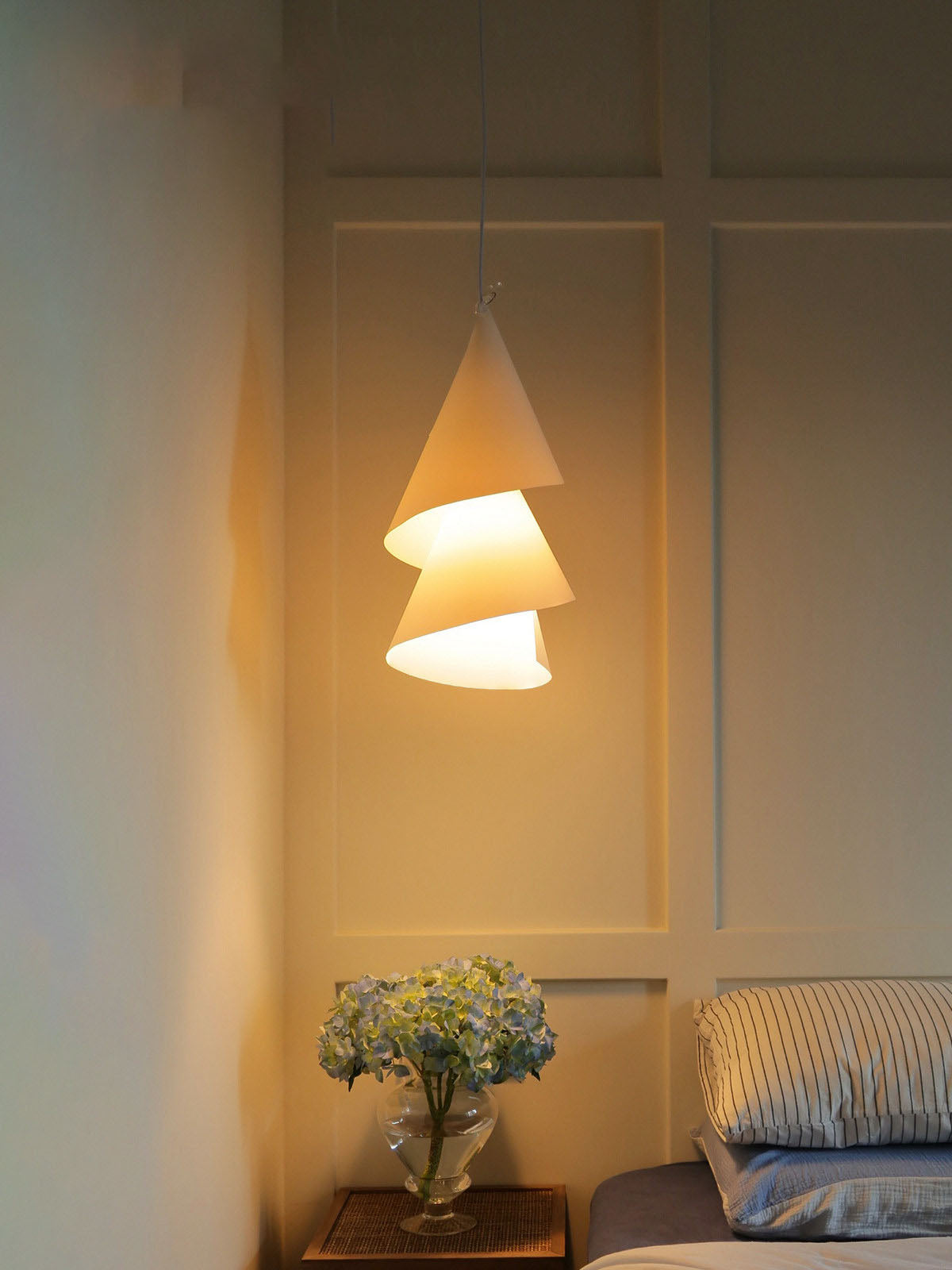 Southvale4 Paper Cone Pendant Lamp