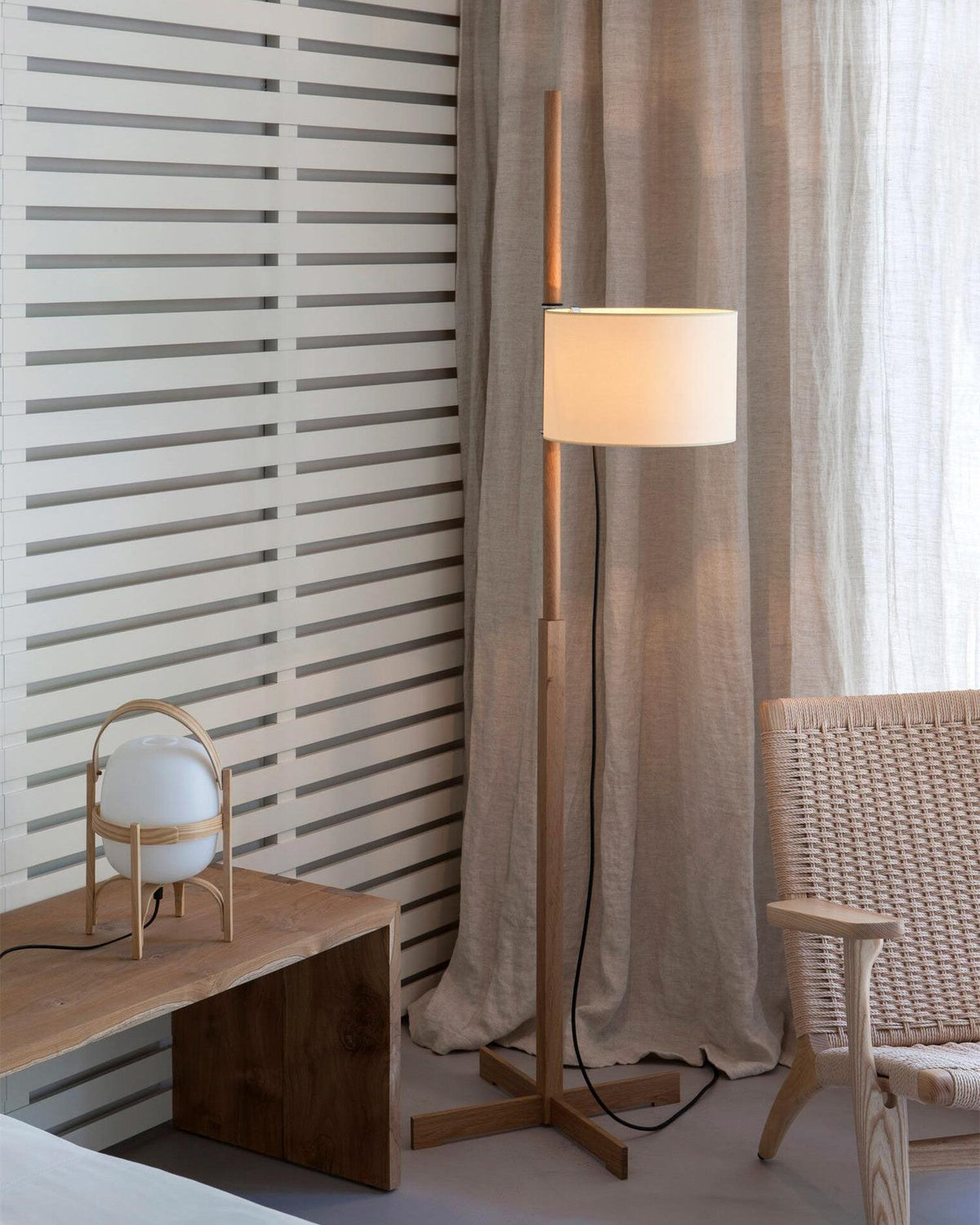 Selinira Floor Lamp