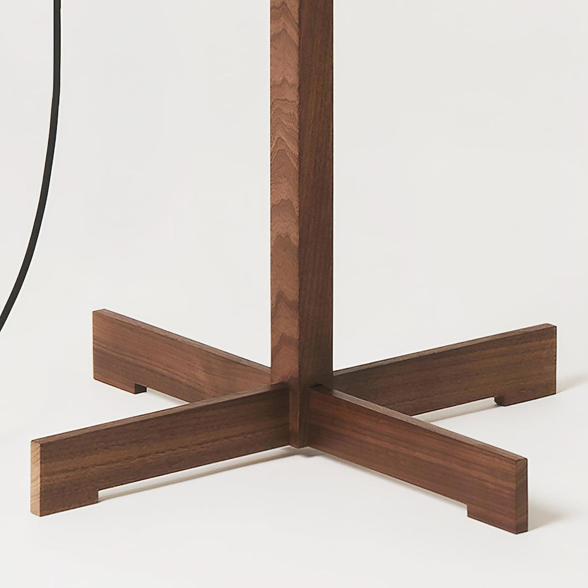 Selinira Floor Lamp