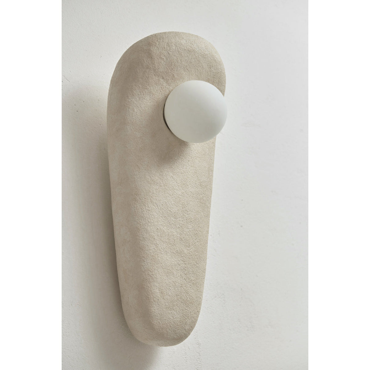 Eiraraine Resin Glass Wall Lamp