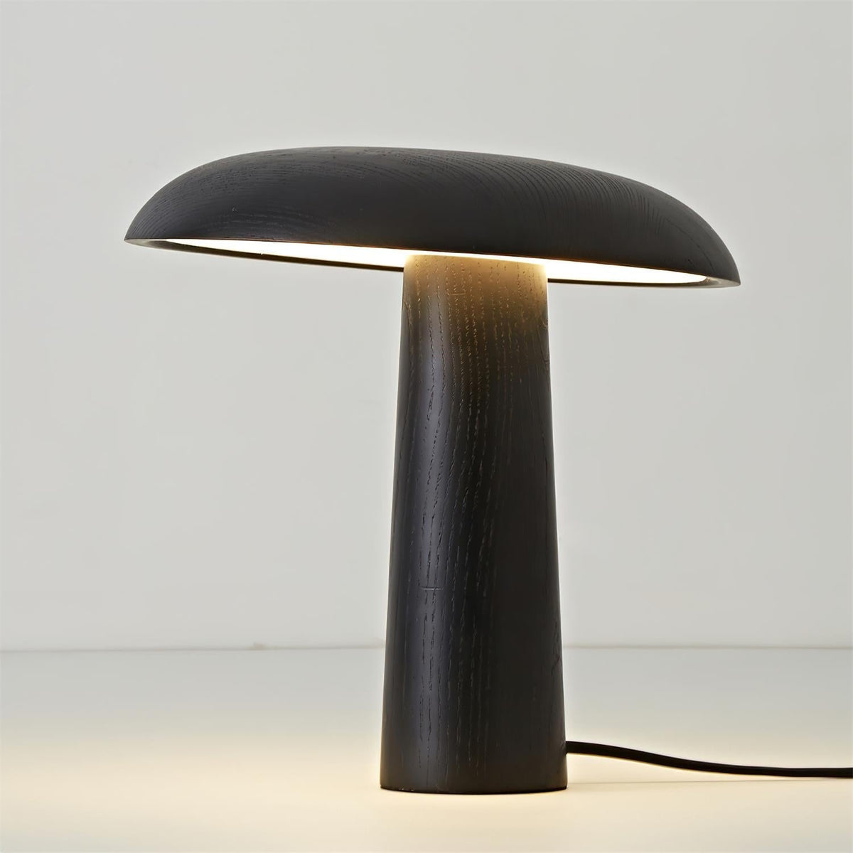 Selelora Table Lamp